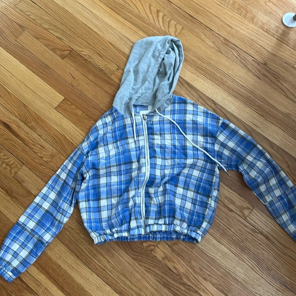 Blue and white cropped flannel